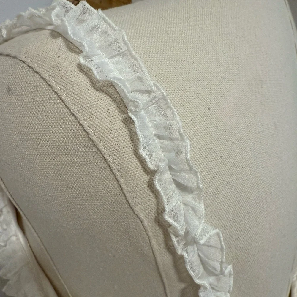 Elegant White Wedding Dress by San Patrick - Picture 5 of 11